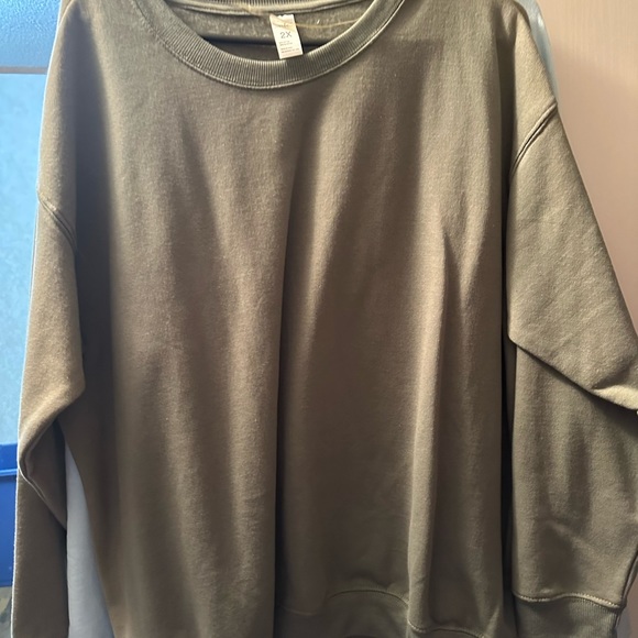 two sweat shirts never worn. 2xl - Picture 3 of 4